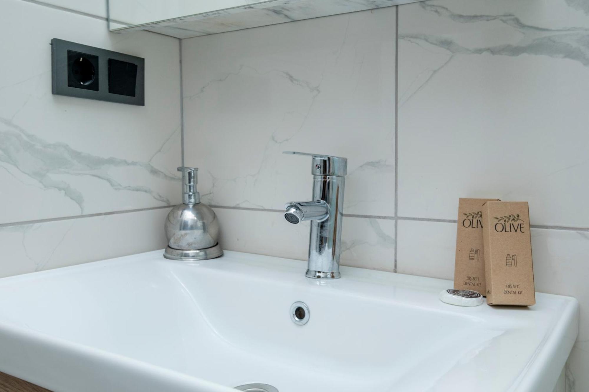 Lavender Airport Hotel Arnavutkoy Ngoại thất bức ảnh